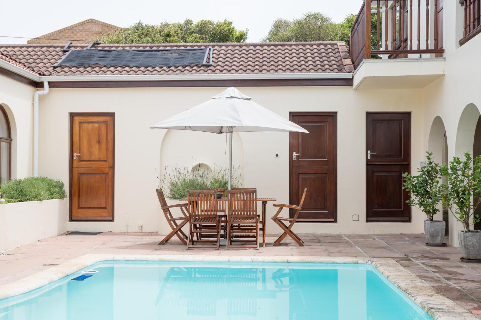 Penguino Guesthouse Hermanus Ngoại thất bức ảnh